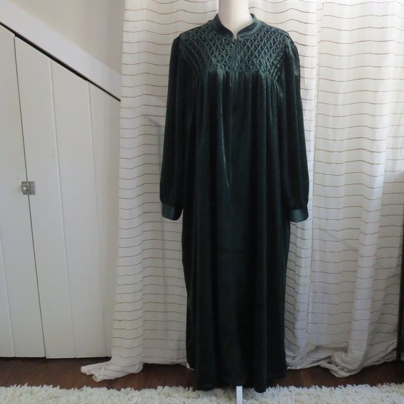 Vintage Intimates & Sleepwear Vintage National Velour Housecoat